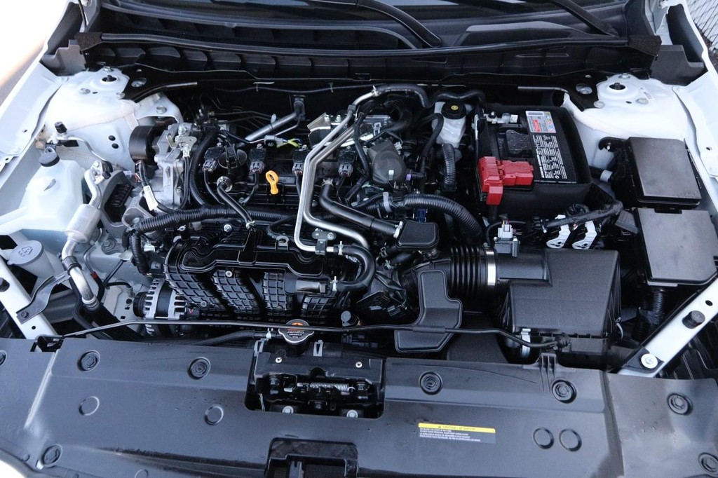 Nissan Altima Vehicle Image 24