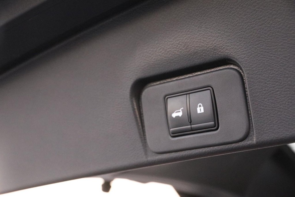 Nissan Rogue Vehicle Image 08