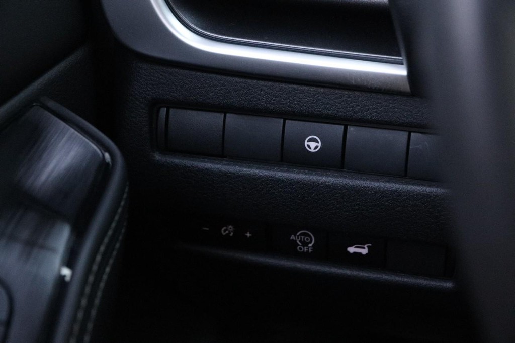 Nissan Rogue Vehicle Image 22