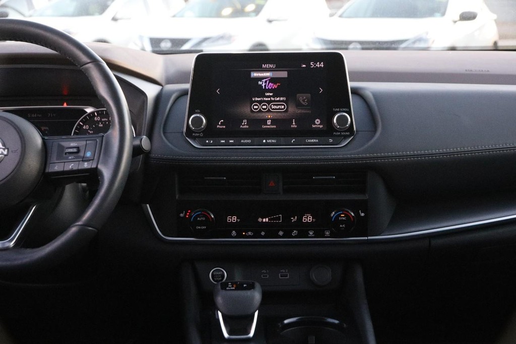 Nissan Rogue Vehicle Image 26