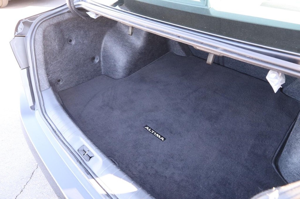 Nissan Altima Vehicle Image 07