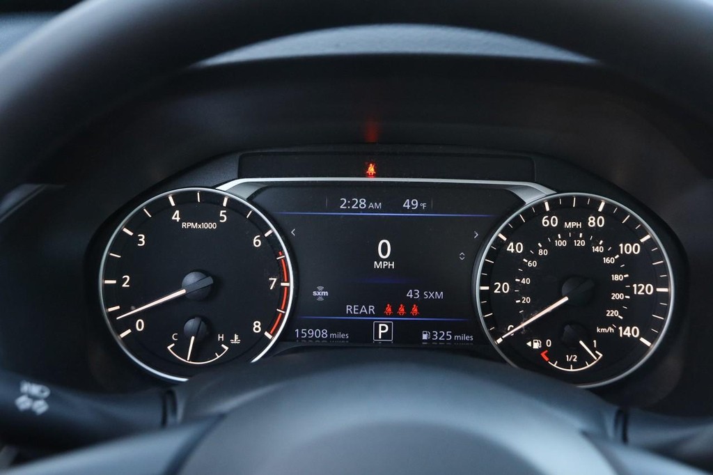 Nissan Altima Vehicle Image 13