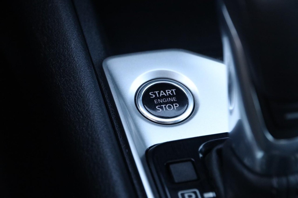 Nissan Altima Vehicle Image 14