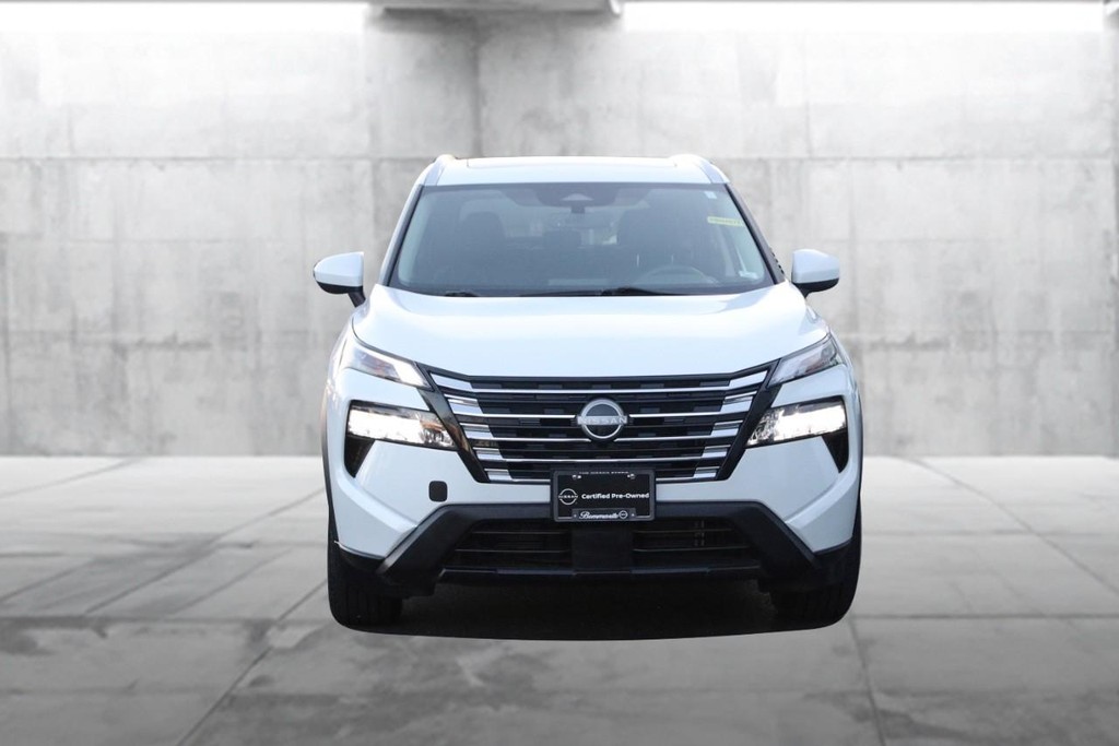 Nissan Rogue Vehicle Image 04