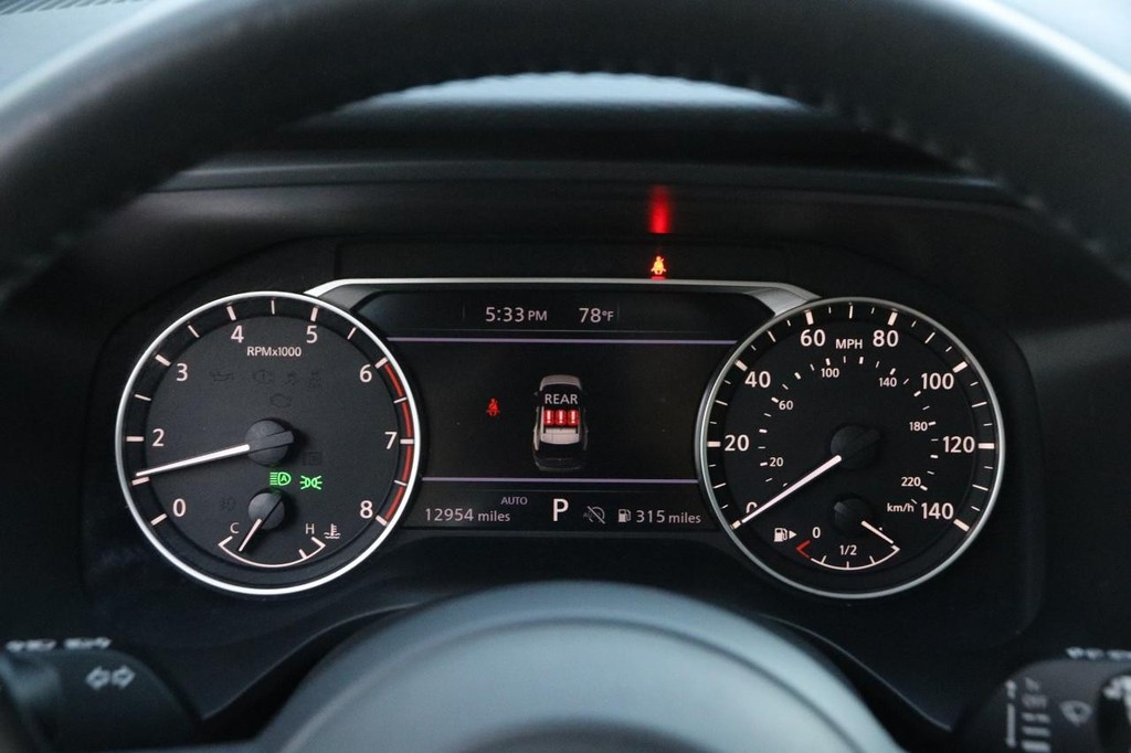 Nissan Rogue Vehicle Image 15