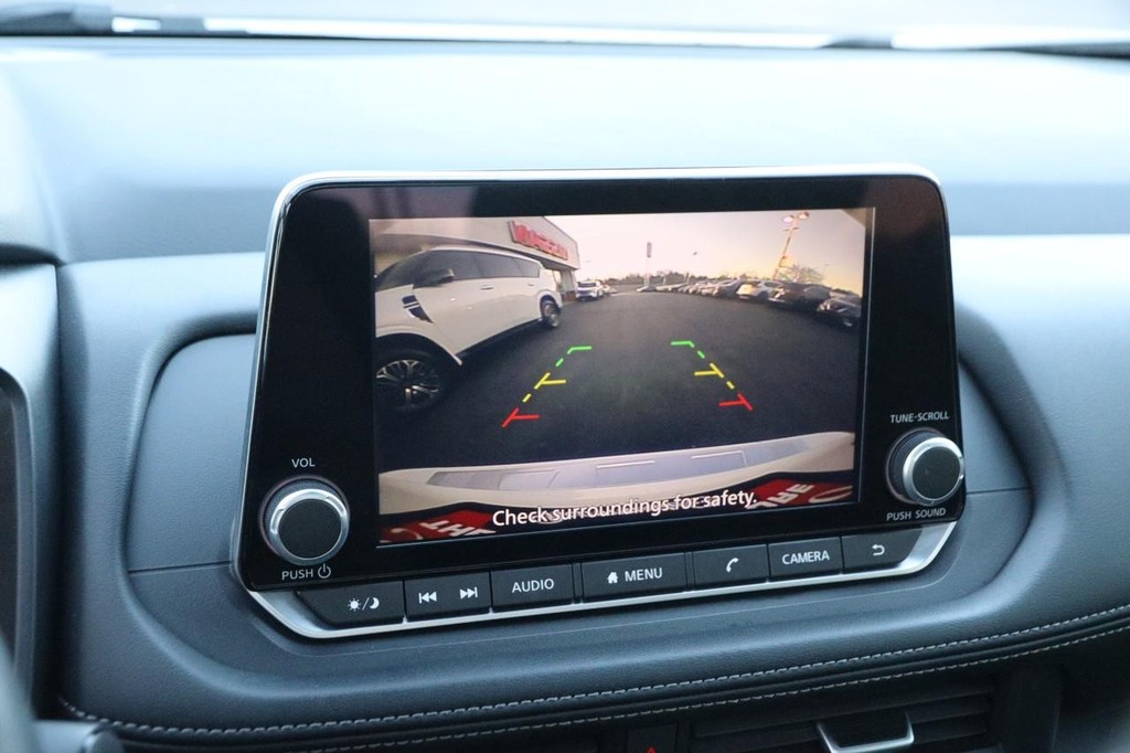 Nissan Rogue Vehicle Image 18