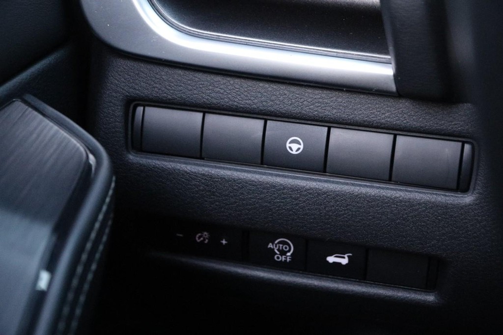 Nissan Rogue Vehicle Image 21