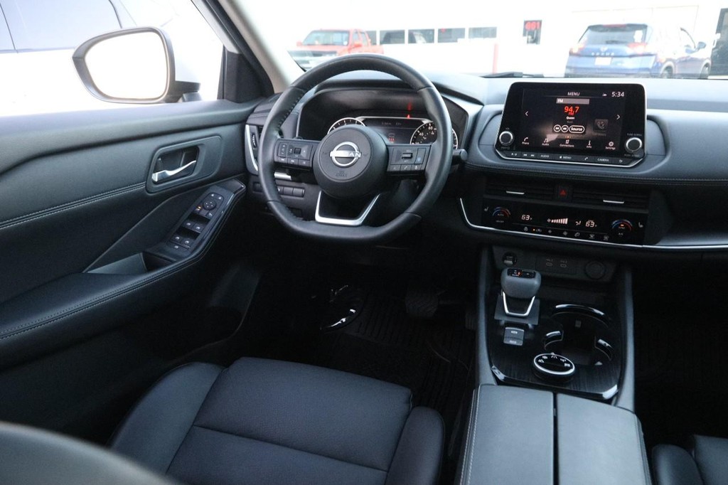 Nissan Rogue Vehicle Image 23