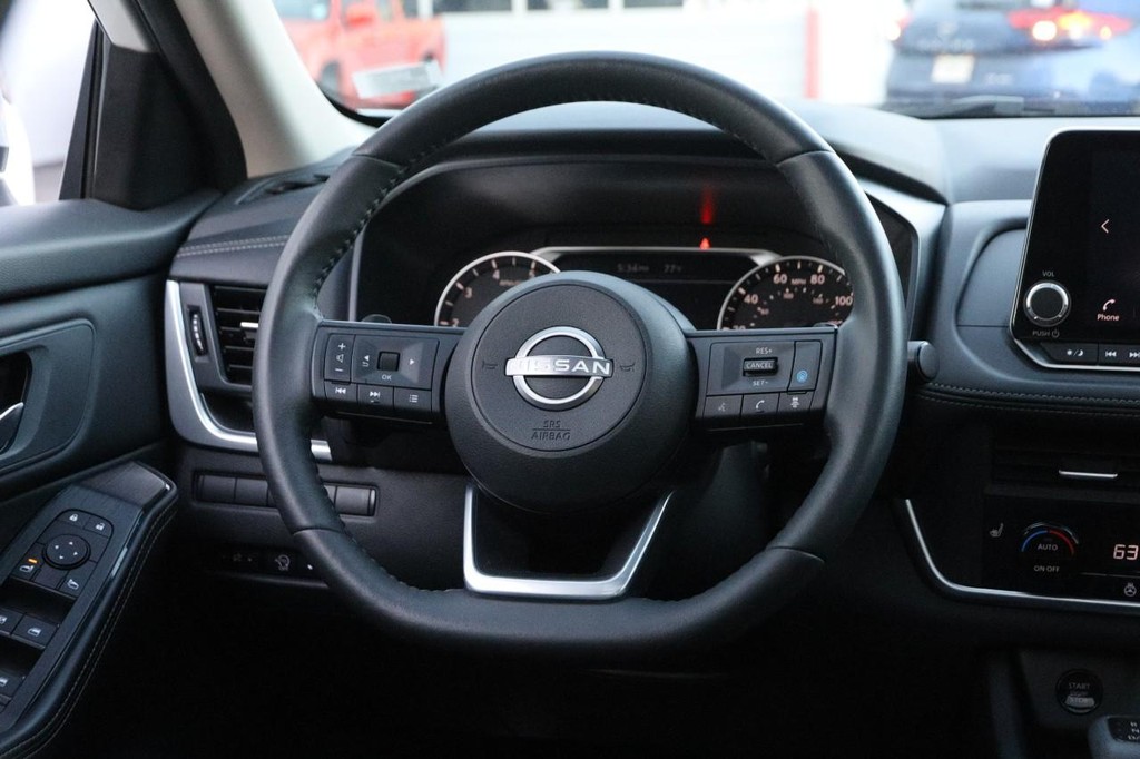 Nissan Rogue Vehicle Image 24