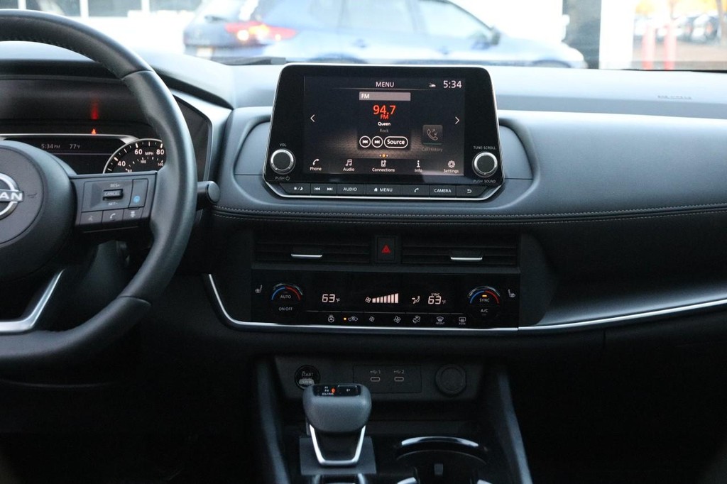 Nissan Rogue Vehicle Image 25