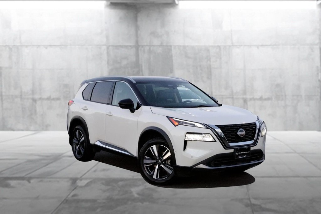 Nissan Rogue Vehicle Image 02