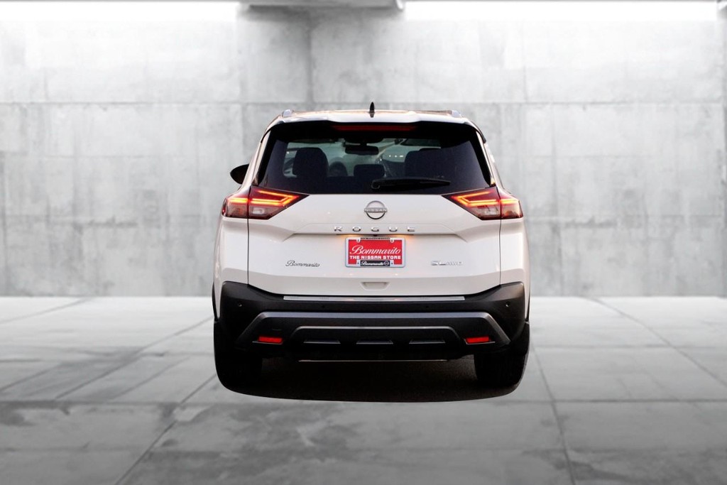 Nissan Rogue Vehicle Image 06
