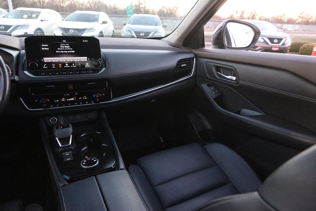 Nissan Rogue Vehicle Image 27