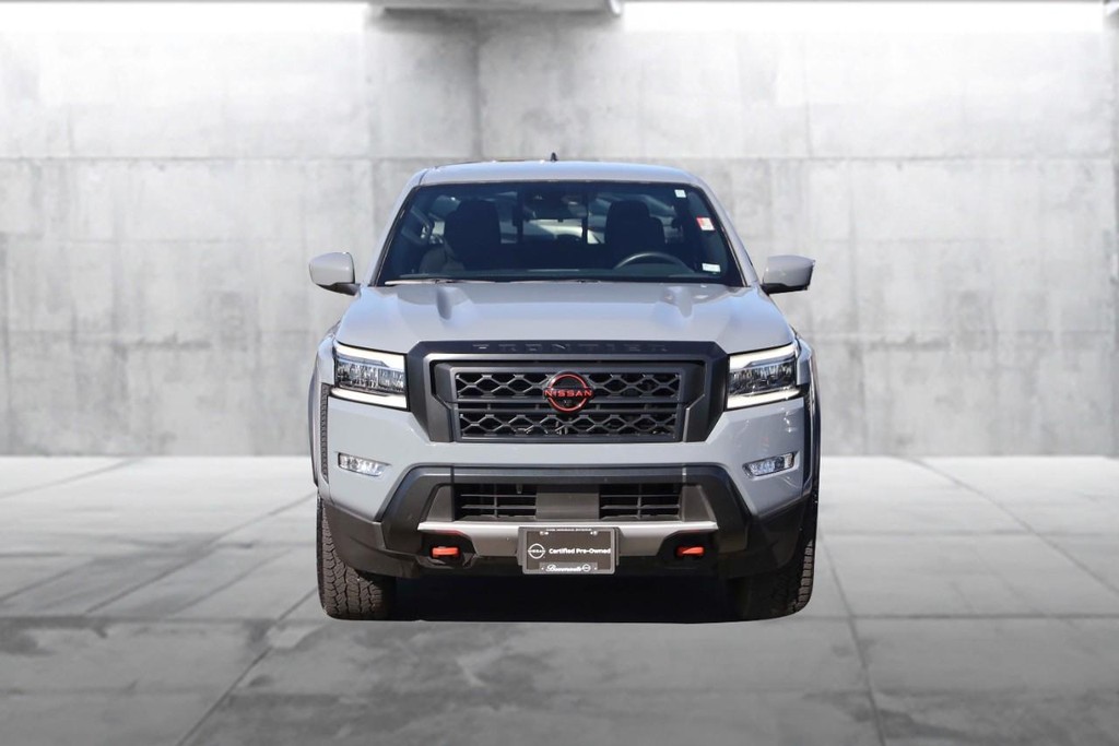 Nissan Frontier Vehicle Full-screen Gallery Image 4