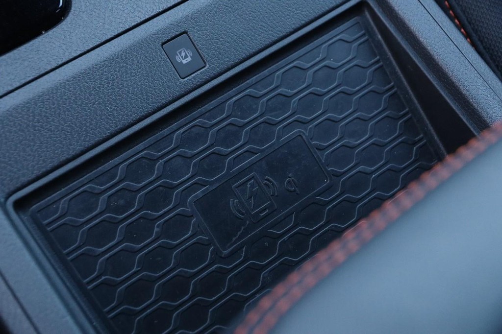 Nissan Frontier Vehicle Full-screen Gallery Image 20