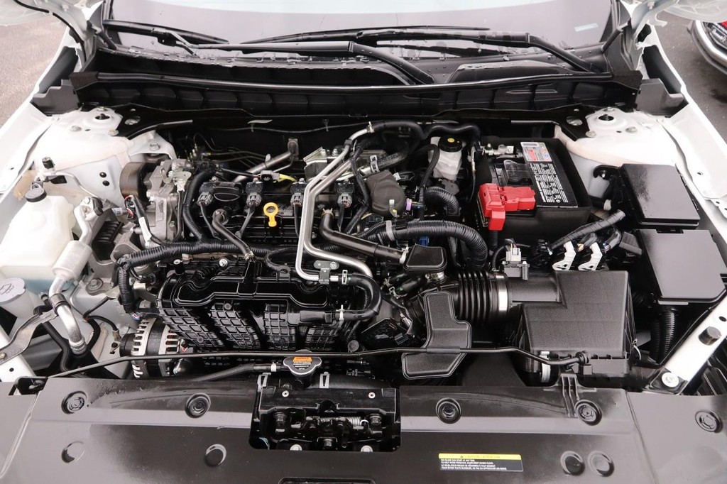 Nissan Altima Vehicle Image 26