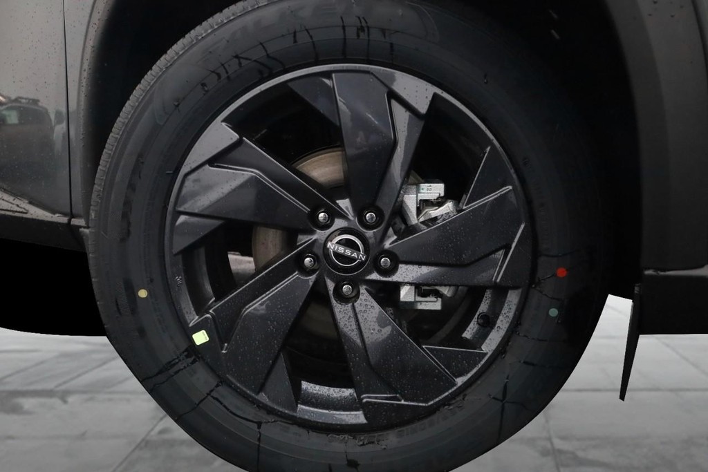 Nissan Rogue Vehicle Image 03