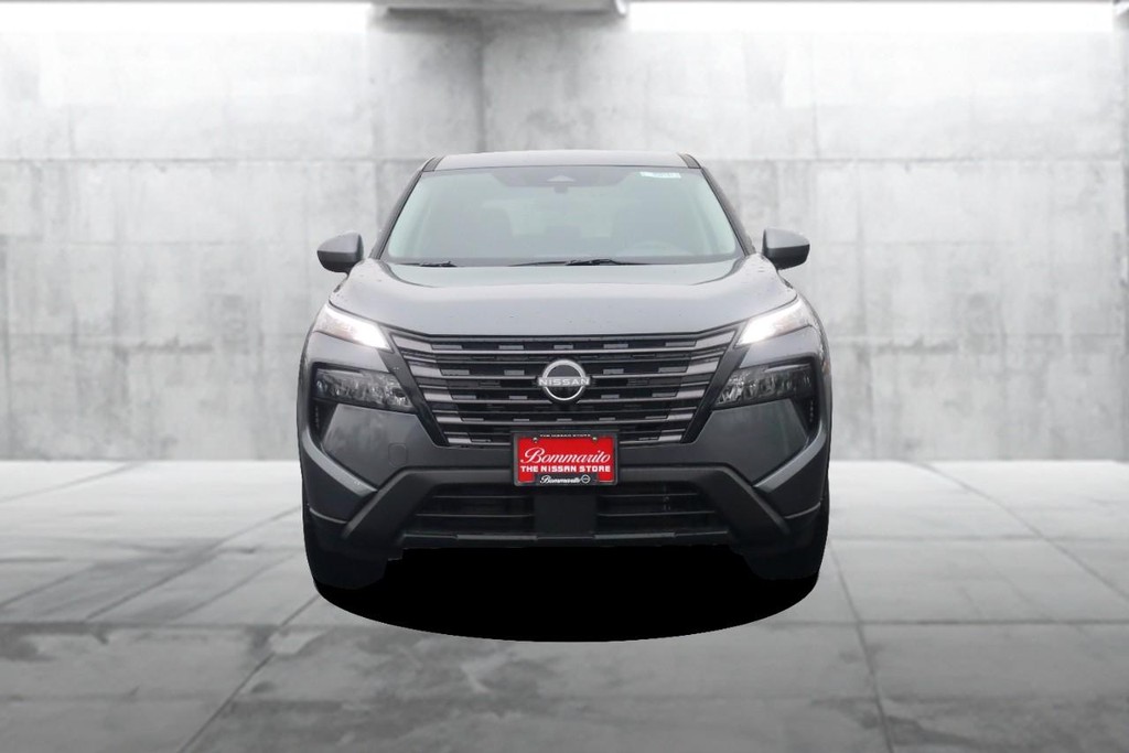 Nissan Rogue Vehicle Image 04