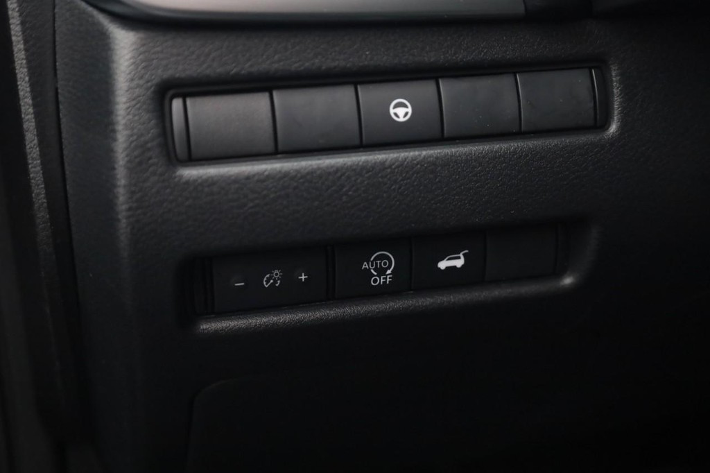 Nissan Rogue Vehicle Image 12