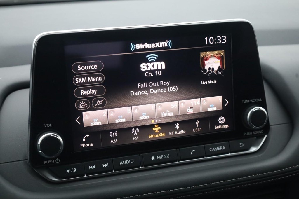 Nissan Rogue Vehicle Image 14