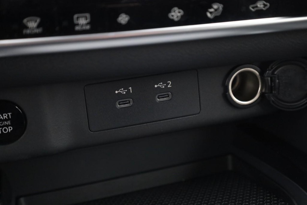 Nissan Rogue Vehicle Image 17