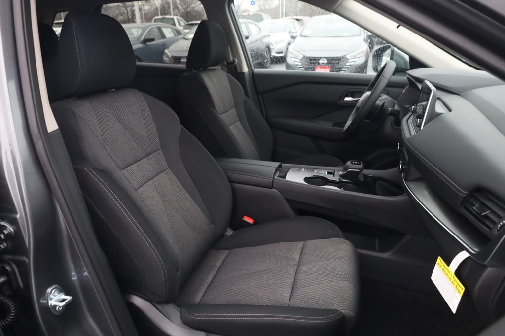 Nissan Rogue Vehicle Image 21