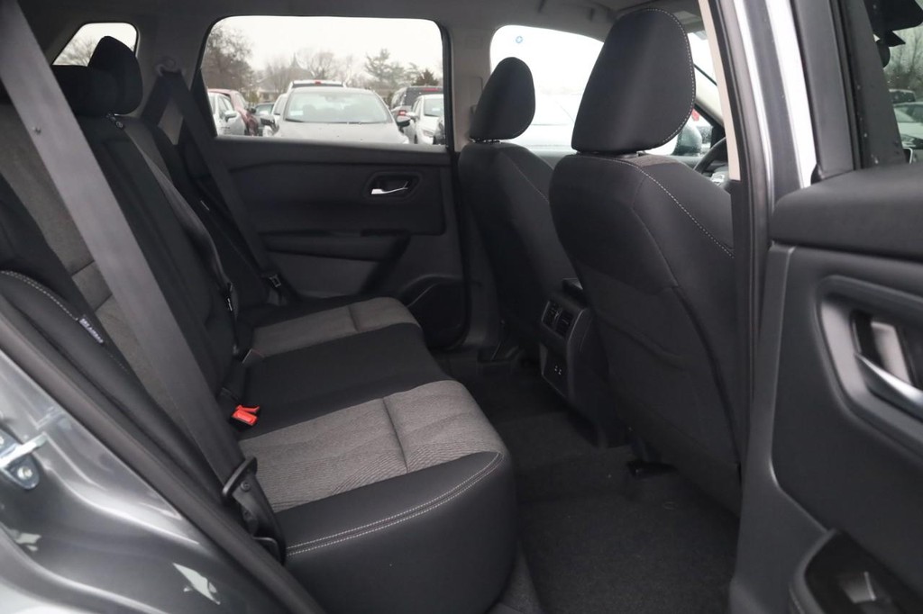 Nissan Rogue Vehicle Image 22