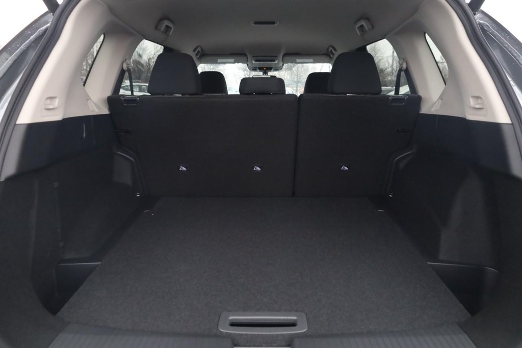 Nissan Rogue Vehicle Image 23