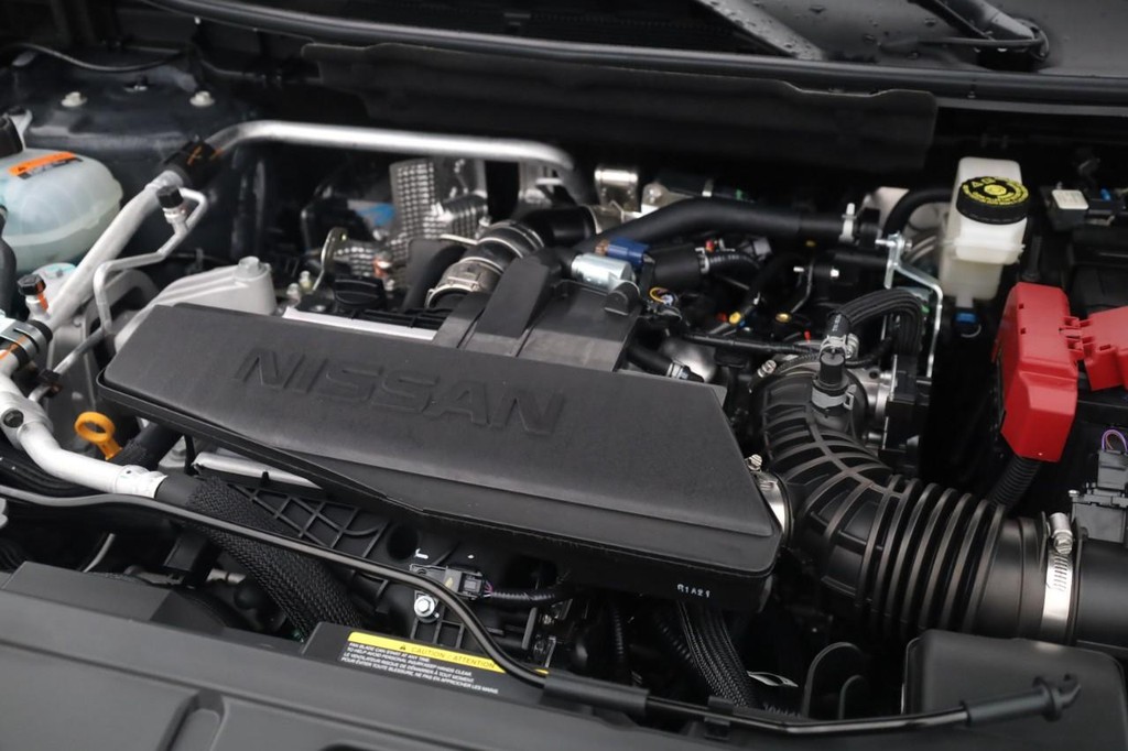 Nissan Rogue Vehicle Image 24