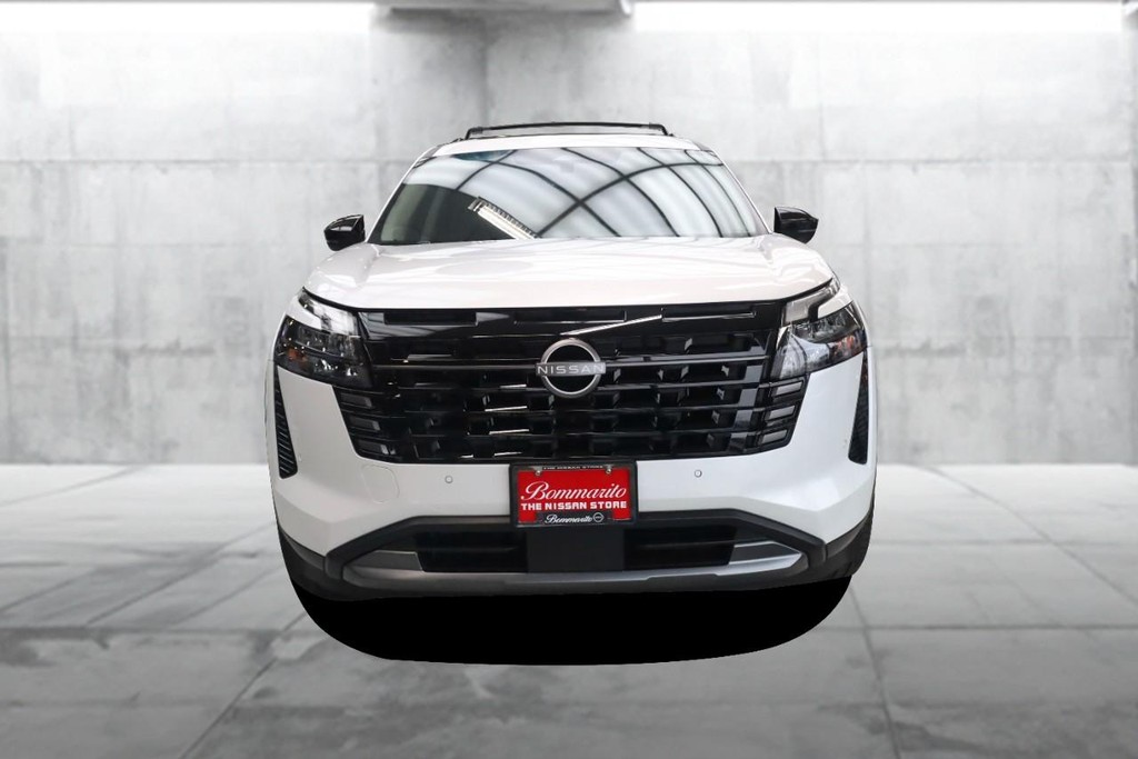 Nissan Pathfinder Vehicle Image 03