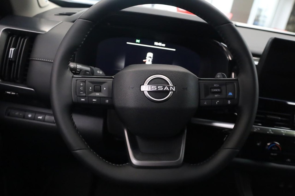 Nissan Pathfinder Vehicle Image 07