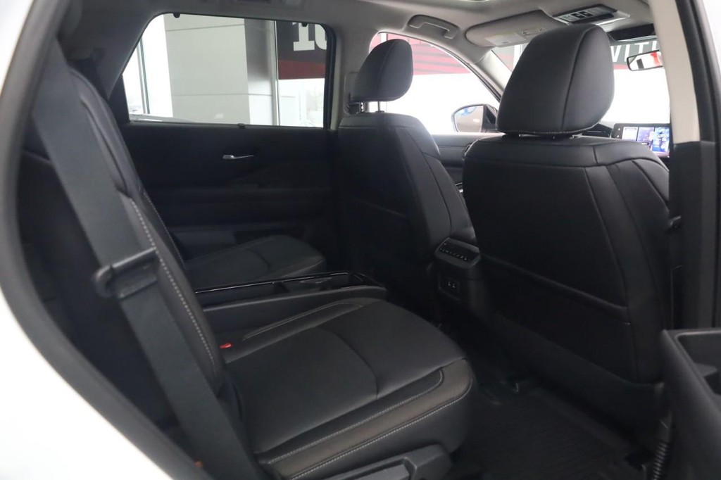 Nissan Pathfinder Vehicle Image 20