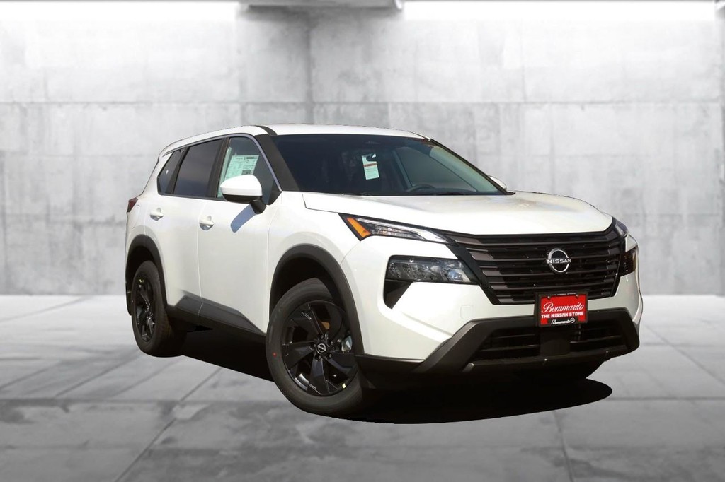 Nissan Rogue Vehicle Image 02