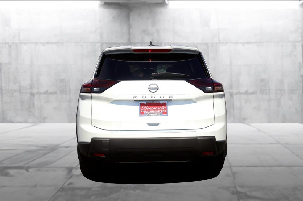 Nissan Rogue Vehicle Image 06