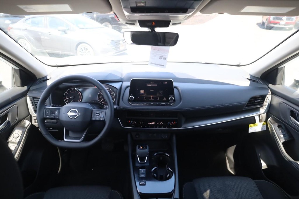 Nissan Rogue Vehicle Image 07