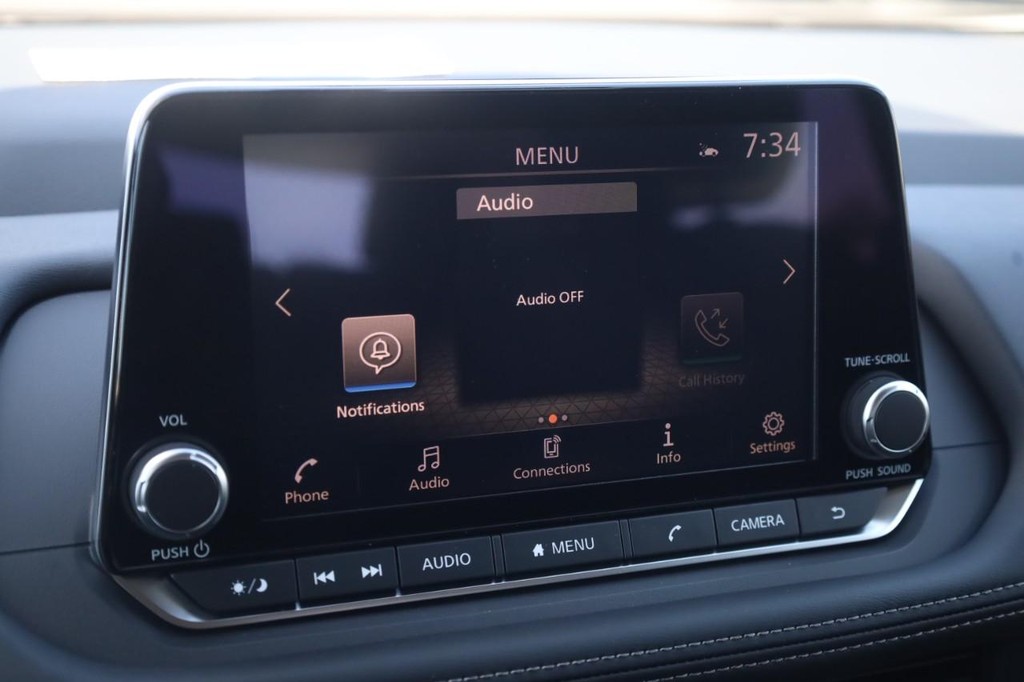 Nissan Rogue Vehicle Image 13