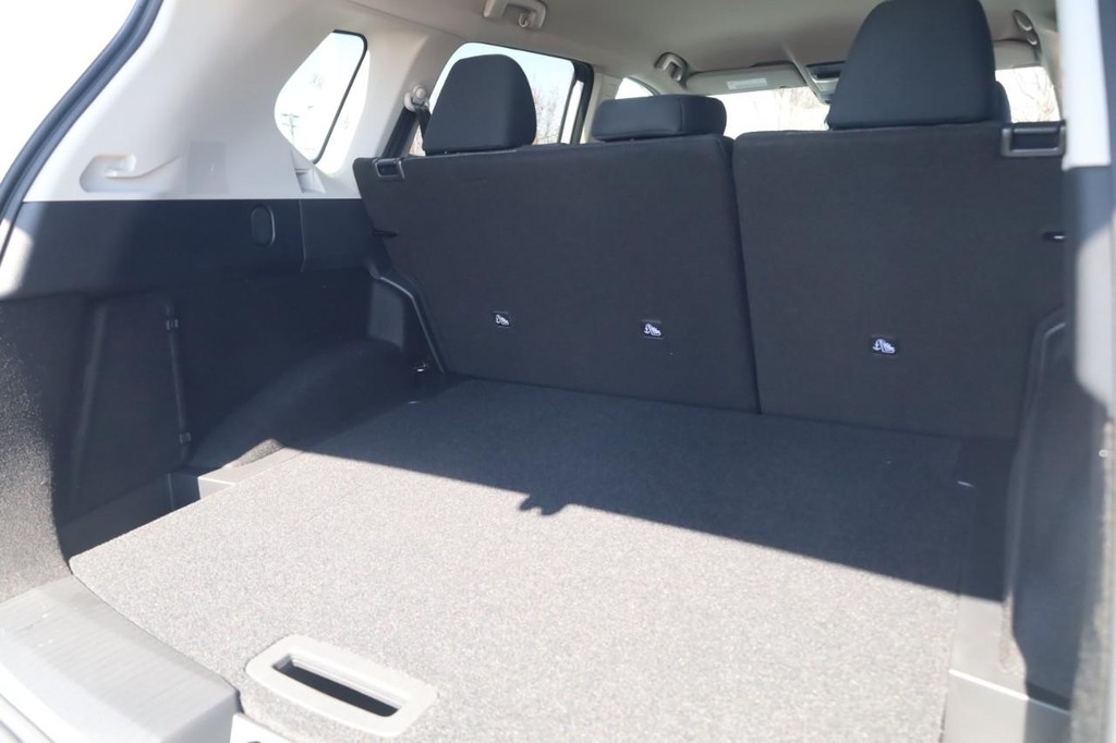 Nissan Rogue Vehicle Image 22