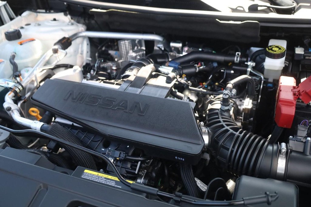 Nissan Rogue Vehicle Image 23