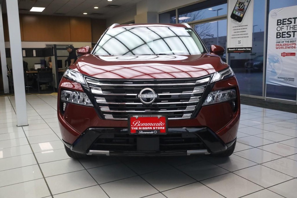 Nissan Rogue Vehicle Image 03