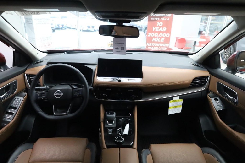 Nissan Rogue Vehicle Image 06