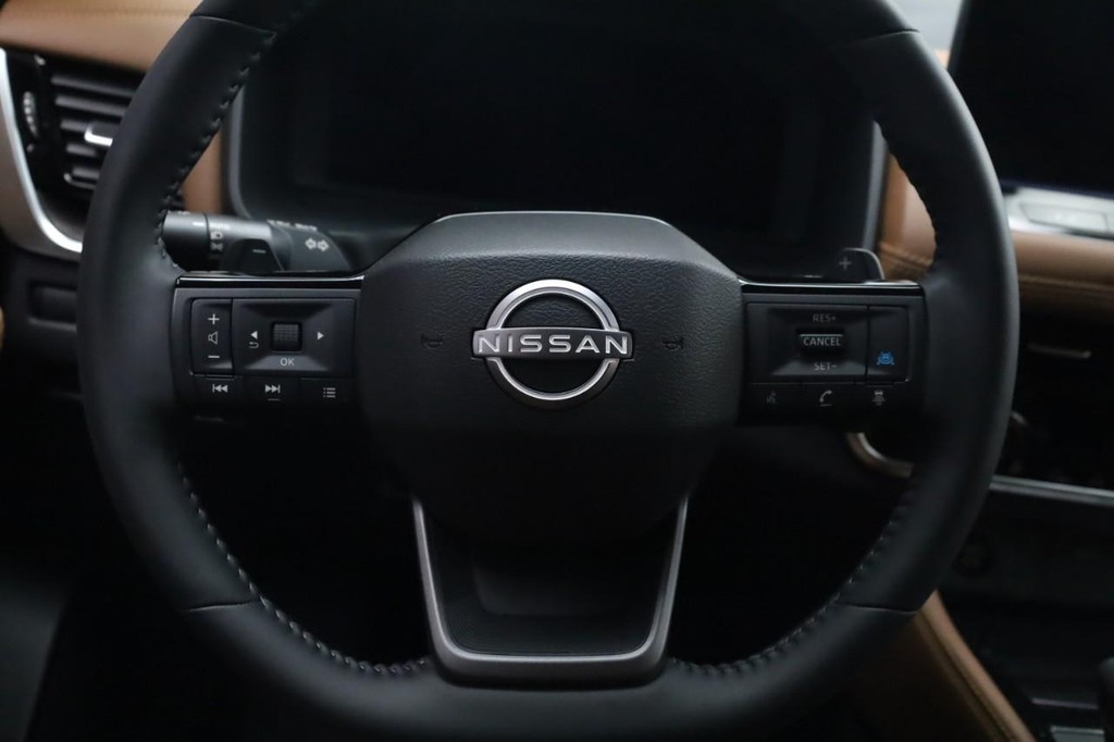 Nissan Rogue Vehicle Image 07