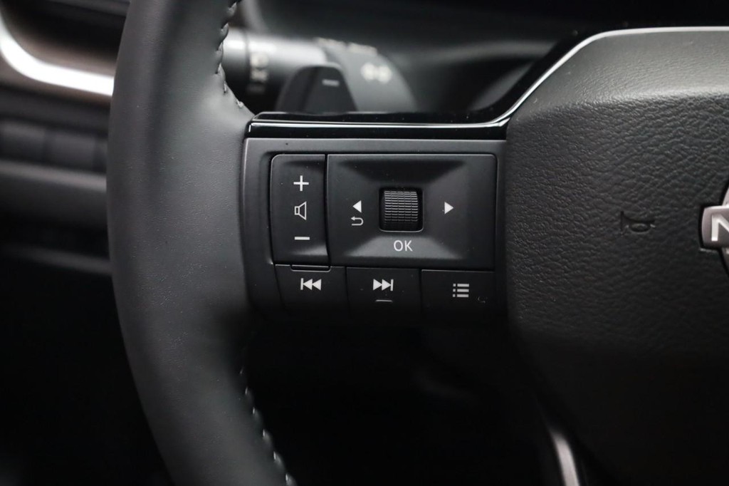 Nissan Rogue Vehicle Image 09