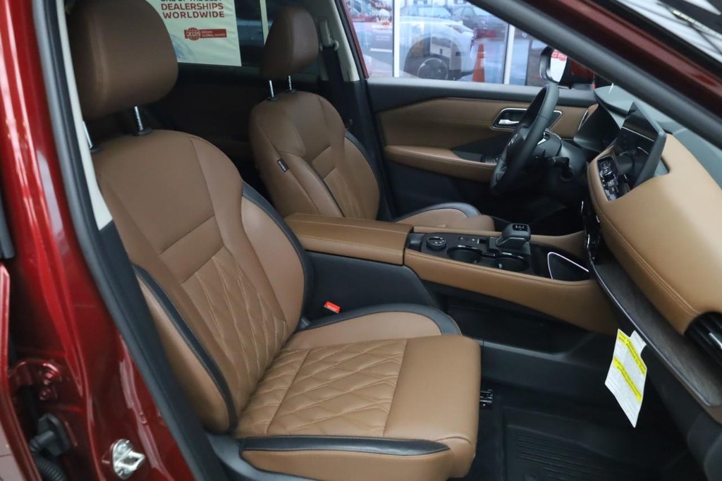 Nissan Rogue Vehicle Image 20