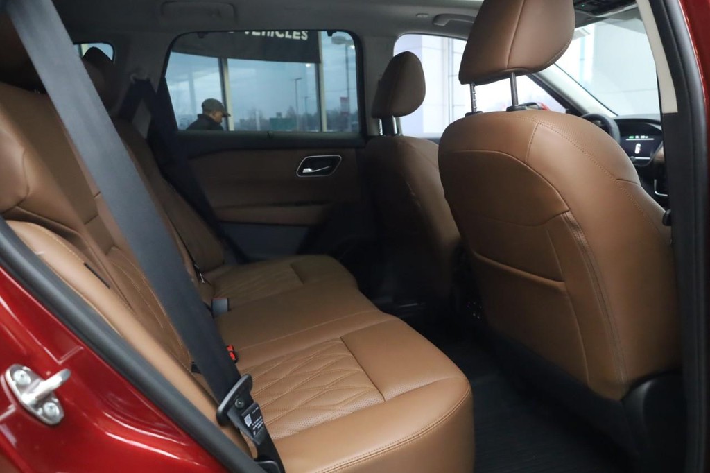 Nissan Rogue Vehicle Image 21