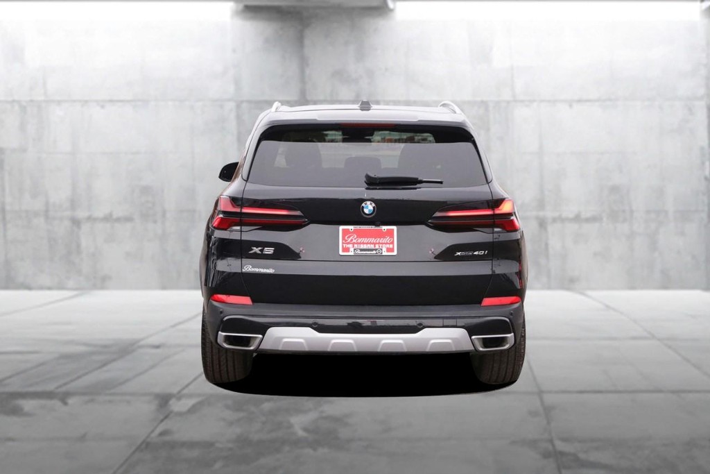 BMW X5 Vehicle Image 06