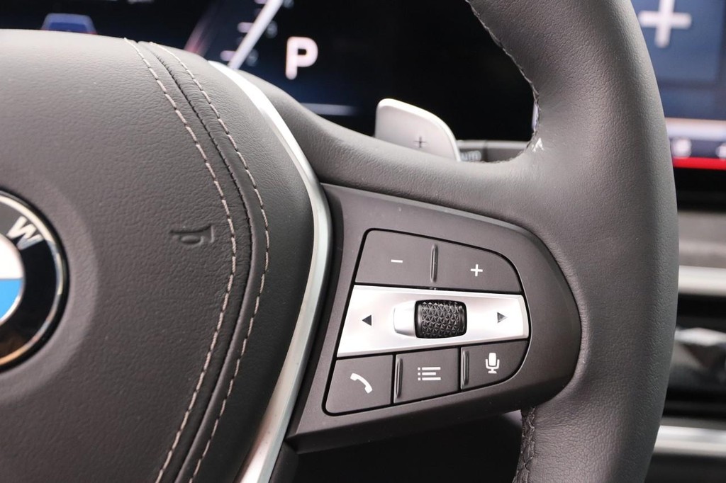 BMW X5 Vehicle Image 13