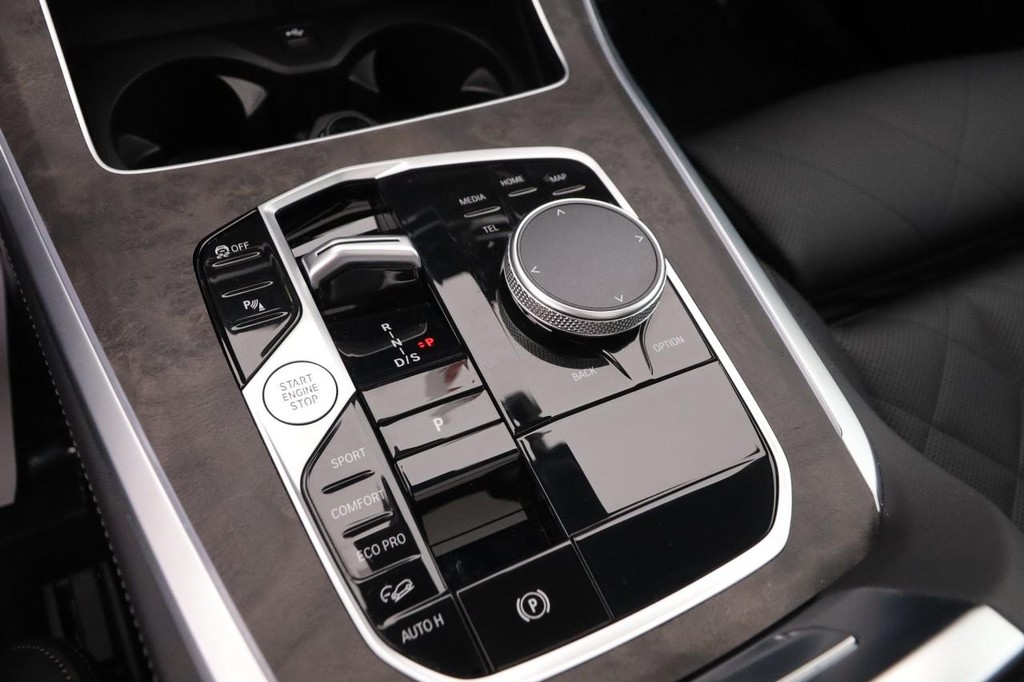 BMW X5 Vehicle Image 18