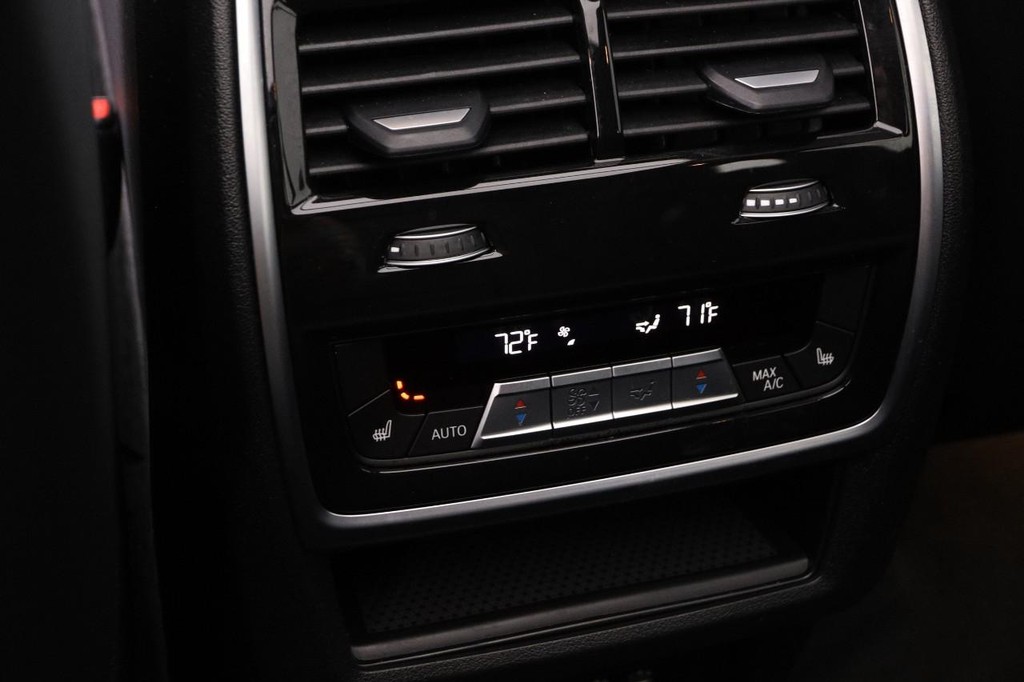 BMW X5 Vehicle Image 25