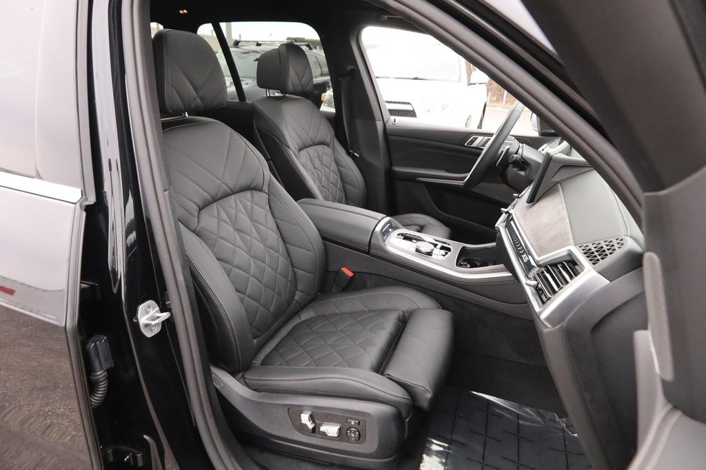 BMW X5 Vehicle Image 26