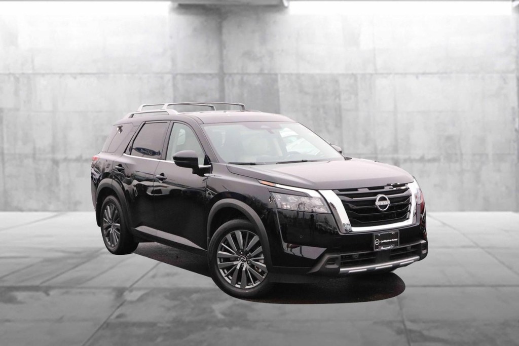 Nissan Pathfinder Vehicle Image 02